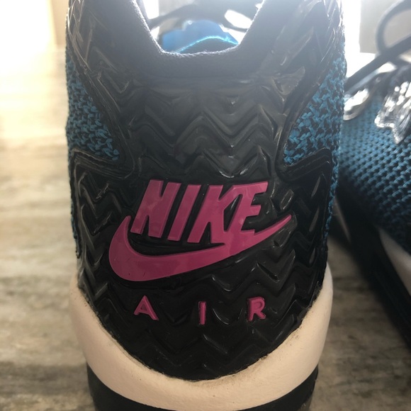 Jordan Shoes - Boys 5.5. spike Lee Edition - Picture 4 of 7